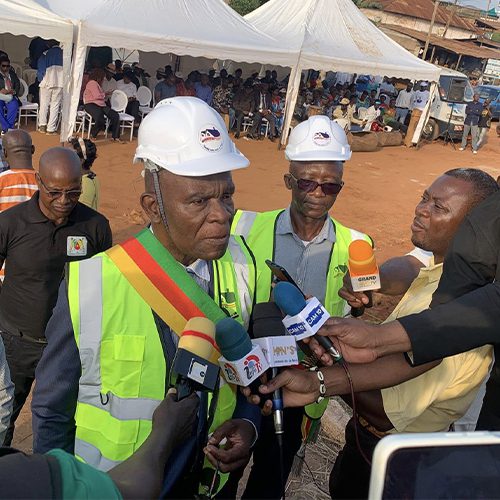 Construction de la Tribune de la Place des Fêtes de Nkolafamba